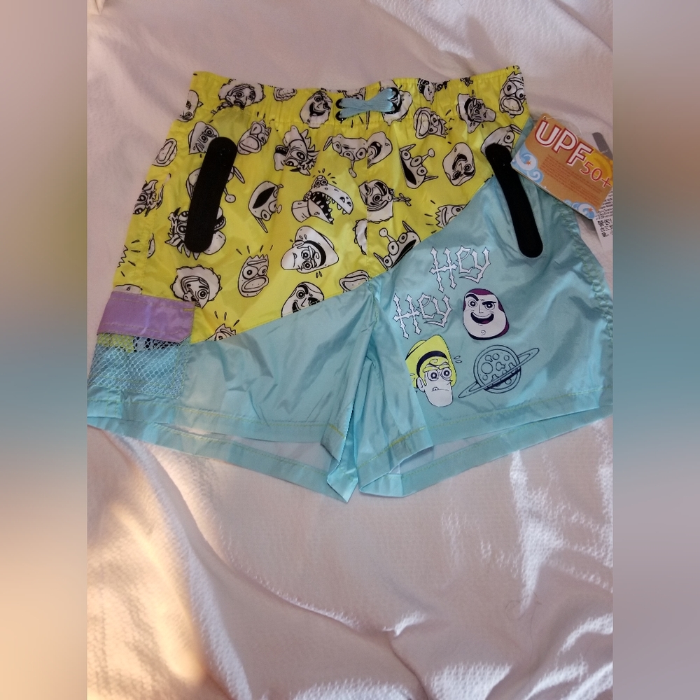 NWT AUTHETIC DISNEY SWIM TRUNK SHORTS WITH ZIPPER POCKETS 9/10 BOYS - Picture 6 of 10